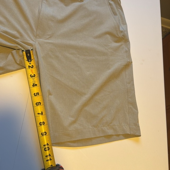 Peter Millar Men's Gray Flat Front Shorts - Picture 3 of 6